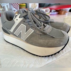 New Balance Platform 574s gray/white size 8.5